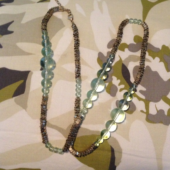 SALE TODAY! Amazing LOFT drop necklace!!