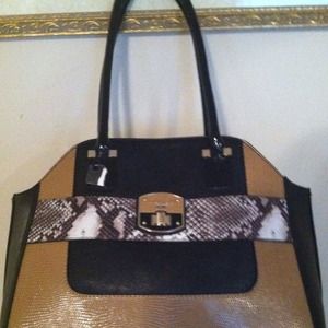 Reduced!  Brand new leather Guess purse.