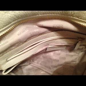 Michael Kors Bags - Michael Kors ivory purse/tote bag brand new!! Michael Kors Bags - Michael Kors ivory purse/tote bag brand new!!