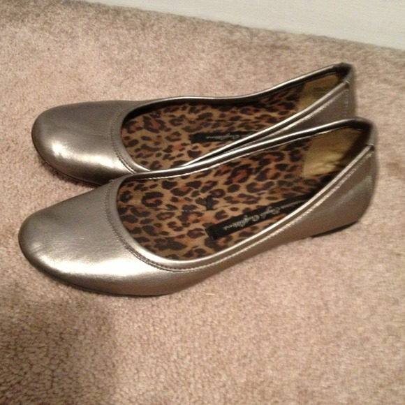 American Eagle Ballet Flats! Sz 8.5