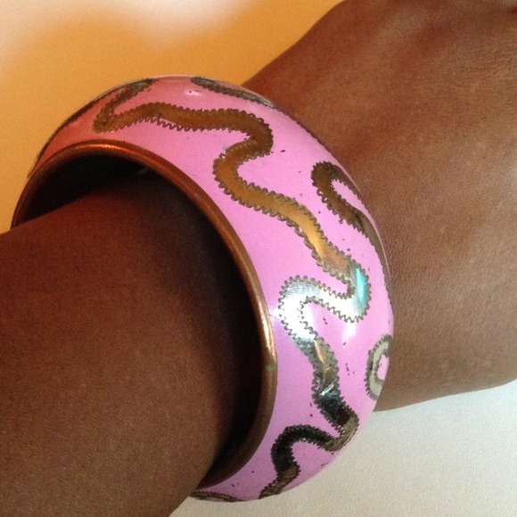 Pink Vintage Metal Bangle - Picture 2 of 3