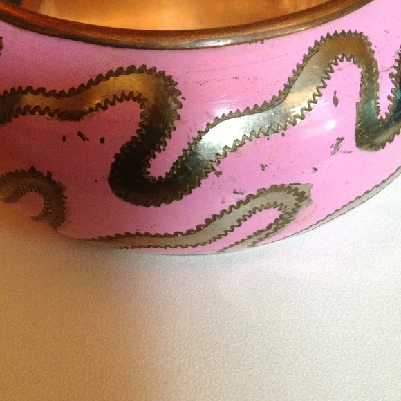 Pink Vintage Metal Bangle - Picture 3 of 3