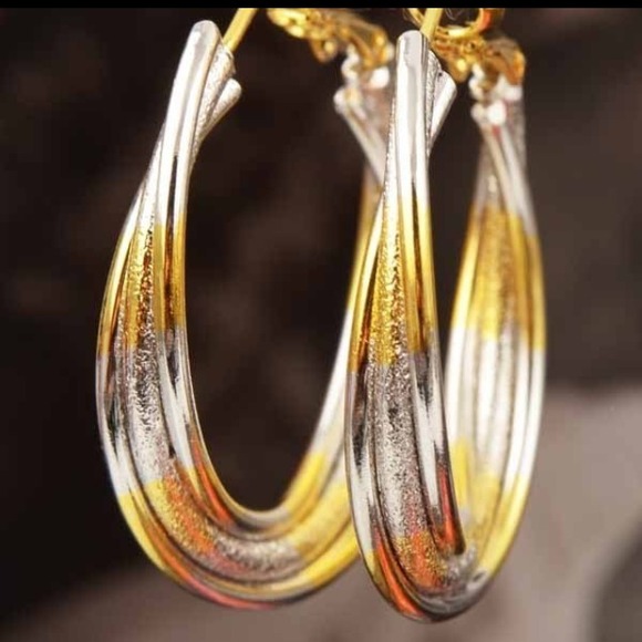 Jewelry - 9k gold filled circle hoop earrings.