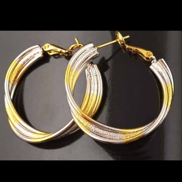 9k gold filled circle hoop earrings. - Picture 2 of 4