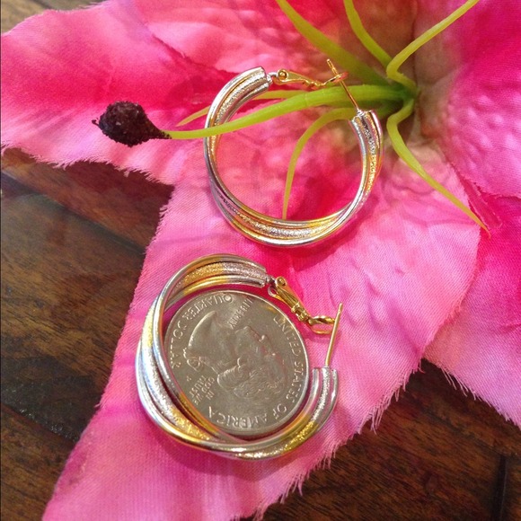 9k gold filled circle hoop earrings. - Picture 4 of 4