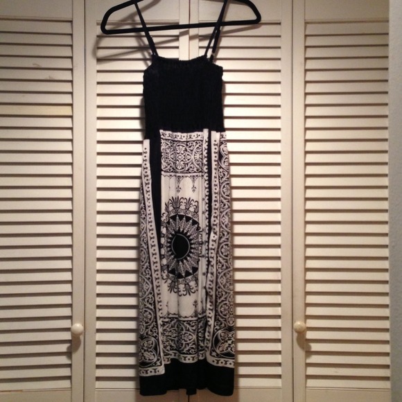 🚫SOLD🚫Flowy Dress