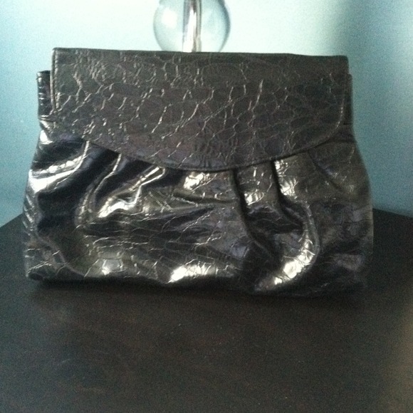 Black clutch
