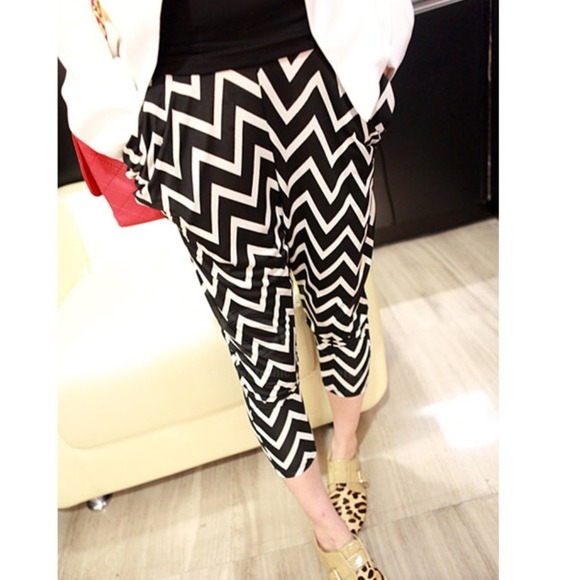 Cropped harem pants with pockets