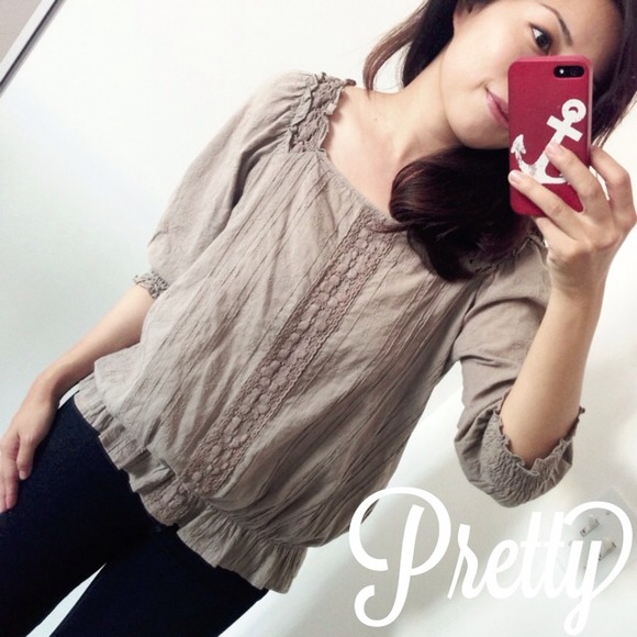 Tops - ✖️SOLD✖️Bohemian Taupe Embroider Top