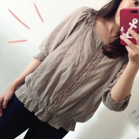 ✖️SOLD✖️Bohemian Taupe Embroider Top - Picture 2 of 3