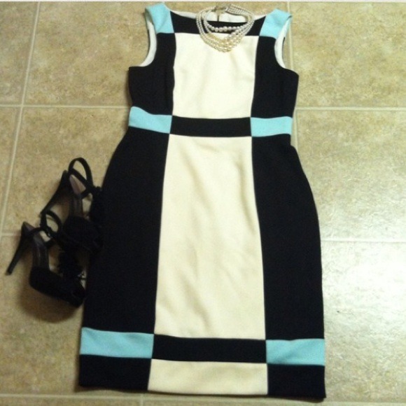 Maggy London Dresses & Skirts - Mint and Black Color Block Dress