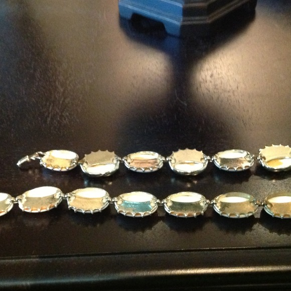 Sold - Picture 3 of 4