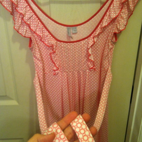 Old navy pink and white dress! - Picture 3 of 3