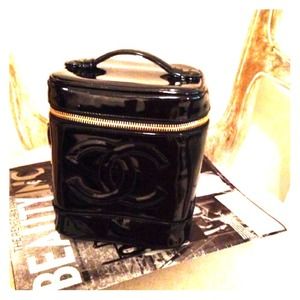 CHANEL authentic vintage make up/camera bag
