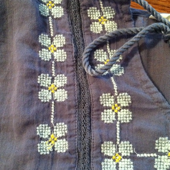 Boho Lavender Top w/ Floral Detailing - Picture 2 of 3