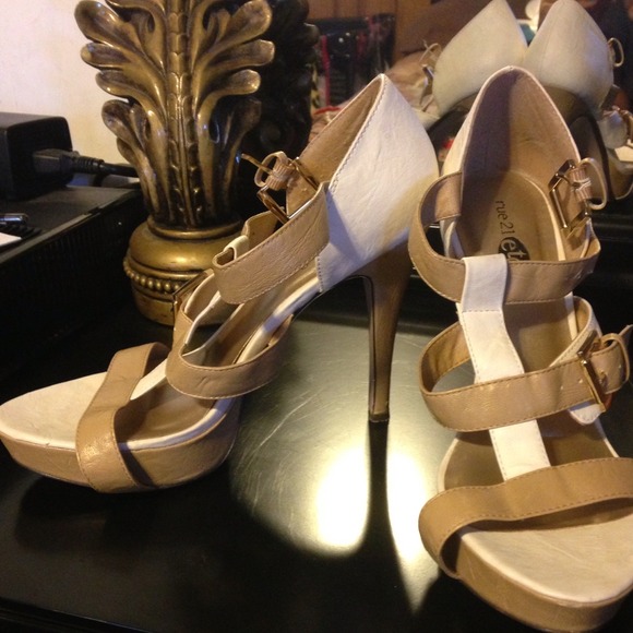 high heels !!! pretty;) - Picture 1 of 3