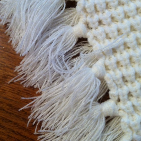 Luxe Creme Poncho w/ Fringe - Picture 3 of 4
