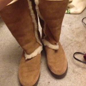 Size 9 UGG boots