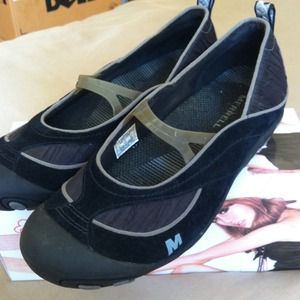 Merrell shoes,size 9