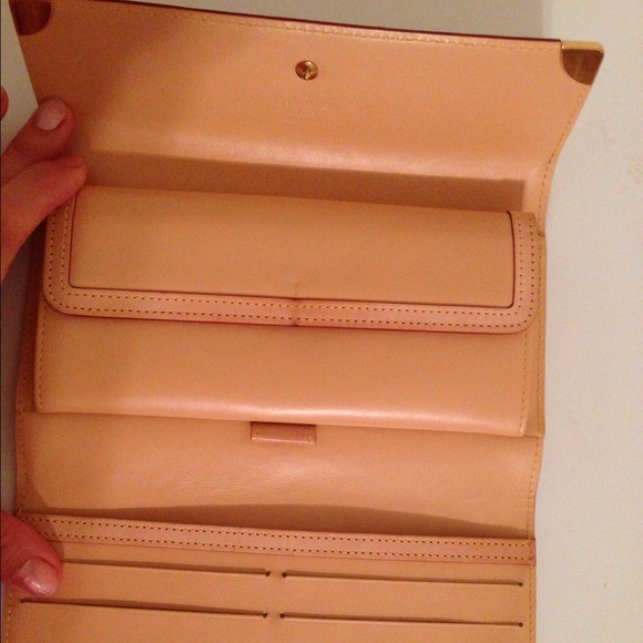 ⭕SOLD Locally⭕Louis Vuitton White Porte-Tresor - Picture 2 of 3