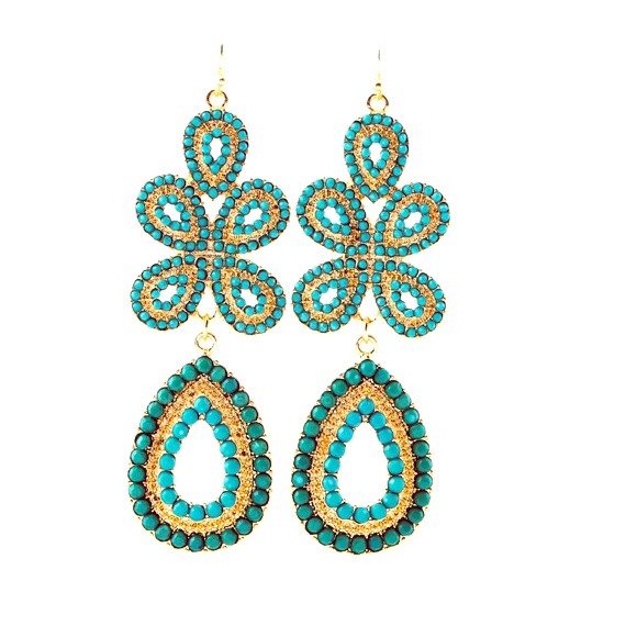 Jewelry - Beautiful turquoise color bohemian style earrings
