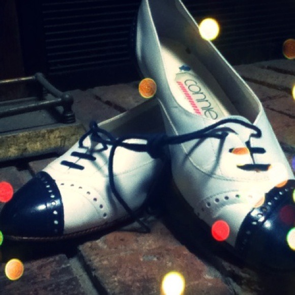 VINTAGE Connie Oxfords <3
