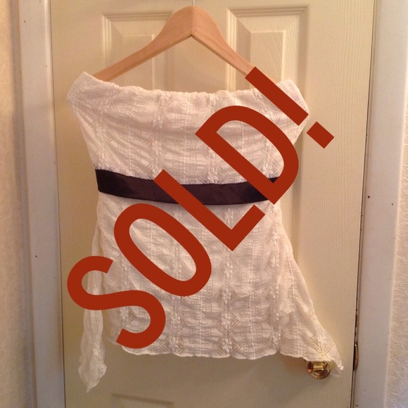 🎉🎉SOLD🚩🚩Empire waist Lacey top