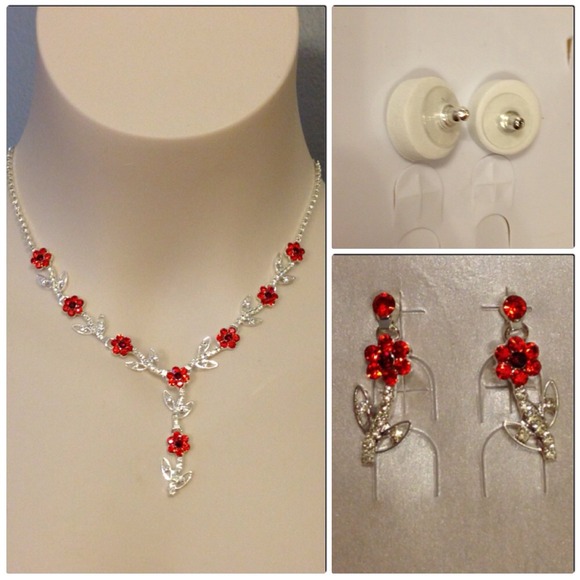 Pretty Red Flowers w/ Rhinestones Design Set - Picture 1 of 4