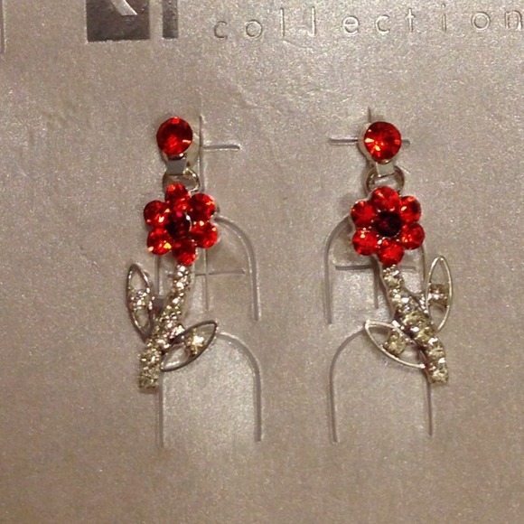 Pretty Red Flowers w/ Rhinestones Design Set - Picture 3 of 4