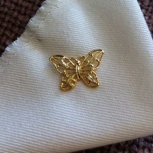 Lapel pin