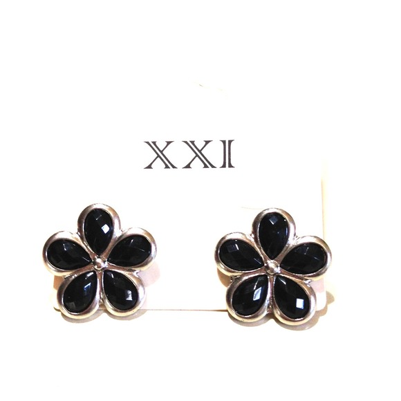 Black/ Silver flower Gem studs