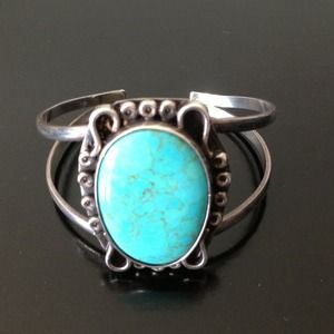 Beautiful turquoise cuff bracelet.