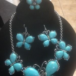 Turquoise butterfly necklace set