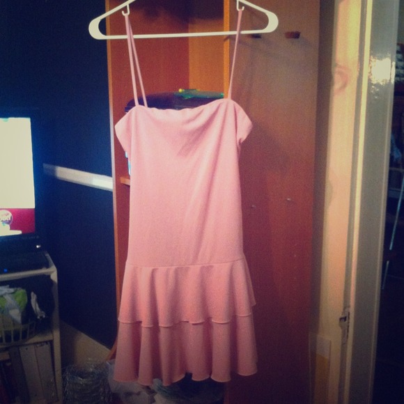 Pale pink cocktail ruffle dress - Picture 1 of 2