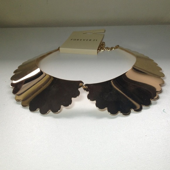 BUNDLED SOLD Scalloped Peter Pan Collar Necklace
