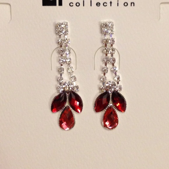 Pretty Red w/ Rhinestones Design Matching Set - Picture 3 of 3