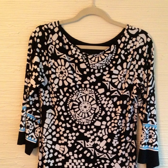 💥💥BRAND NEW💥💥Any occasion dress. Wrinkle free.