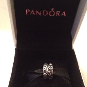 Pandora champagne tendril clip
