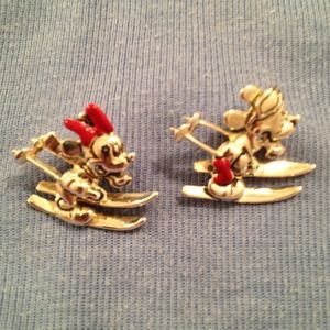 Pair of Mickey and Minnie Mouse pins REDUCED!