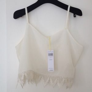 ⛔️SOLD⛔️BCBG CROP TOP