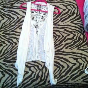 💕💕SOLD💕💕 white vest with back design