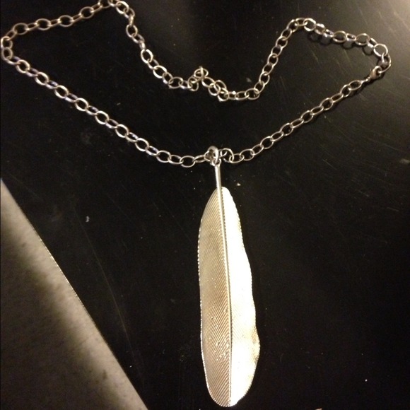 feather neckles;)