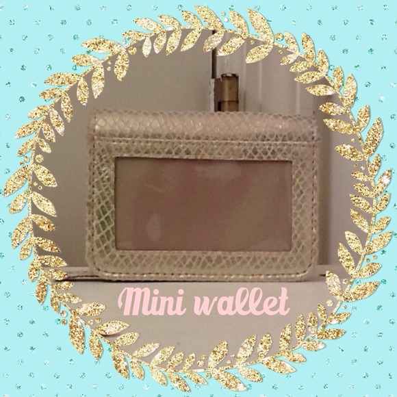 Mini wallet 🌟Host Pick🌟