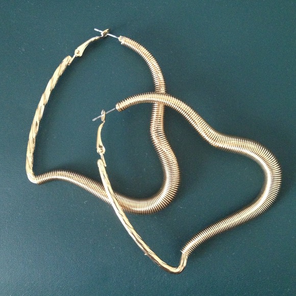 Gold plate coil heart shape hoop earrings