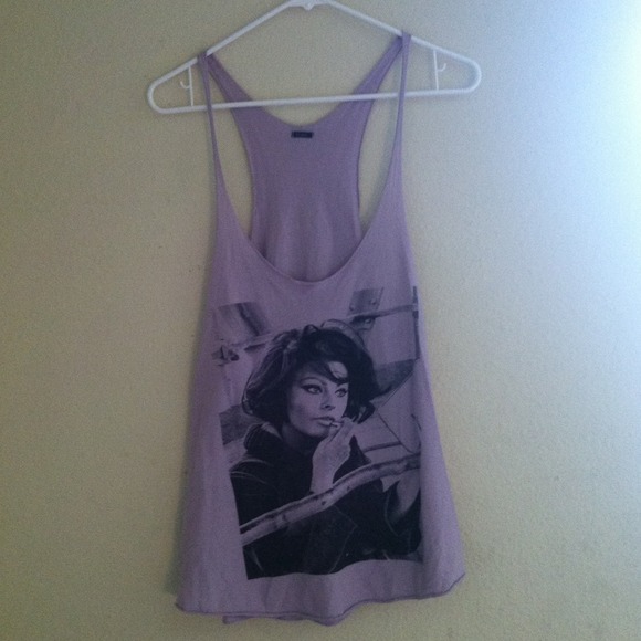 BUNDLED⚠Brandy Melville Sofia Loren tank💜💜