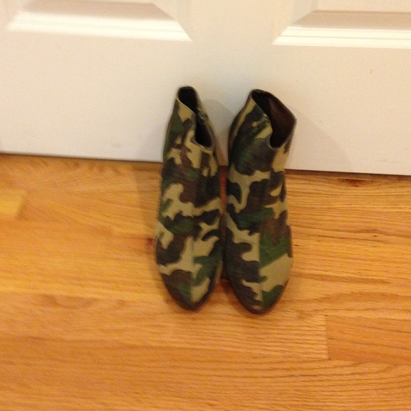 Ankle boots
