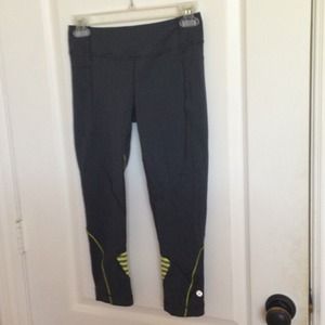gray lululemon running crops