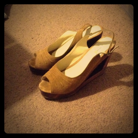 Tan suede wedges Kimchi Blue