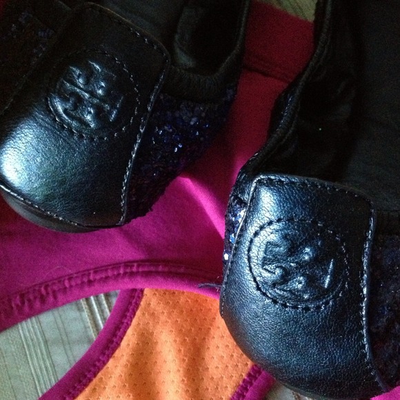 SOLD Tory Burch flat ballerina shoes, 110 on PP - Picture 2 of 4