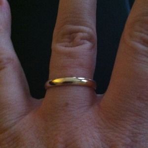 10K yellow gold band.
